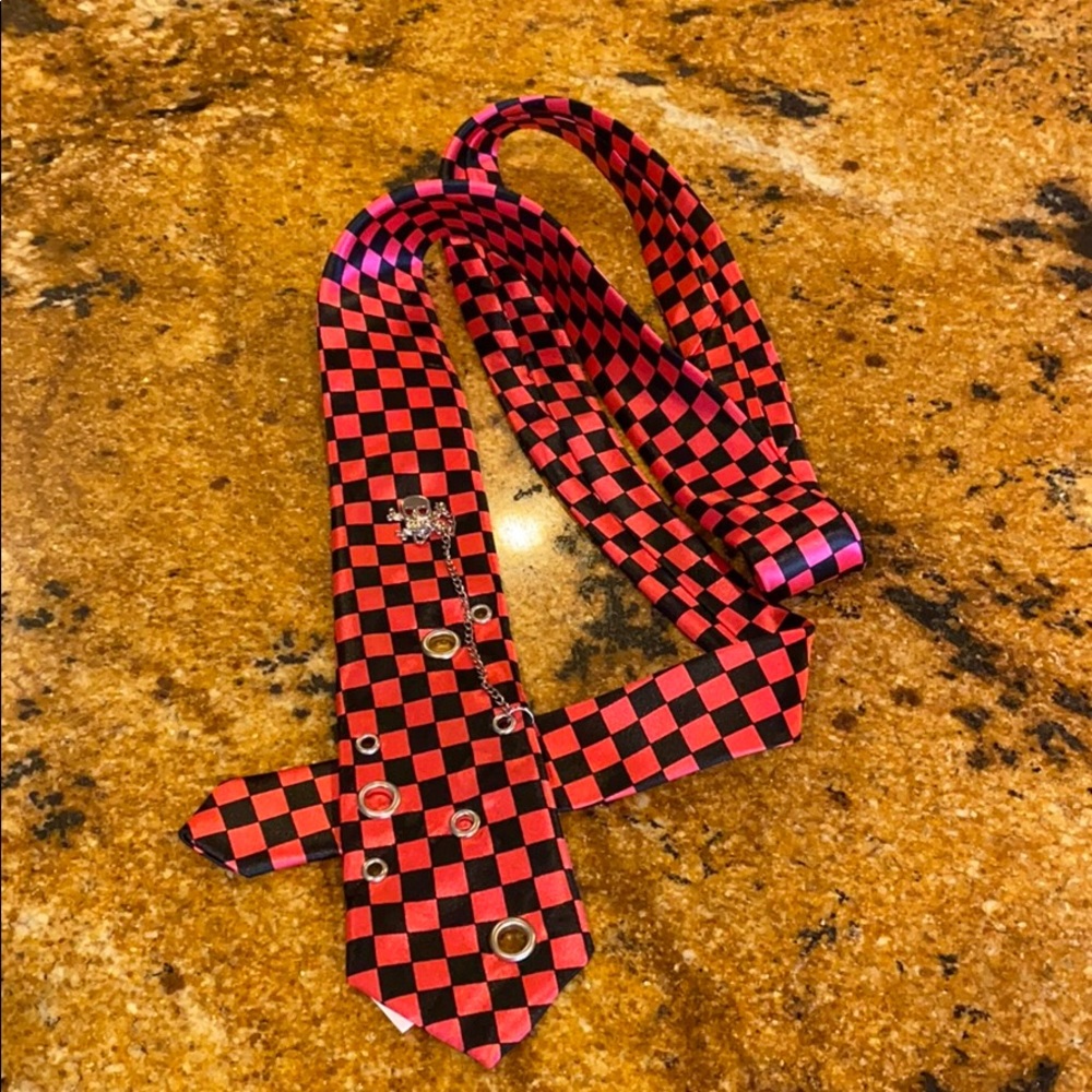 Claire’s Tie